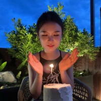 （女强人）失业和离婚都不影响她努力工作
